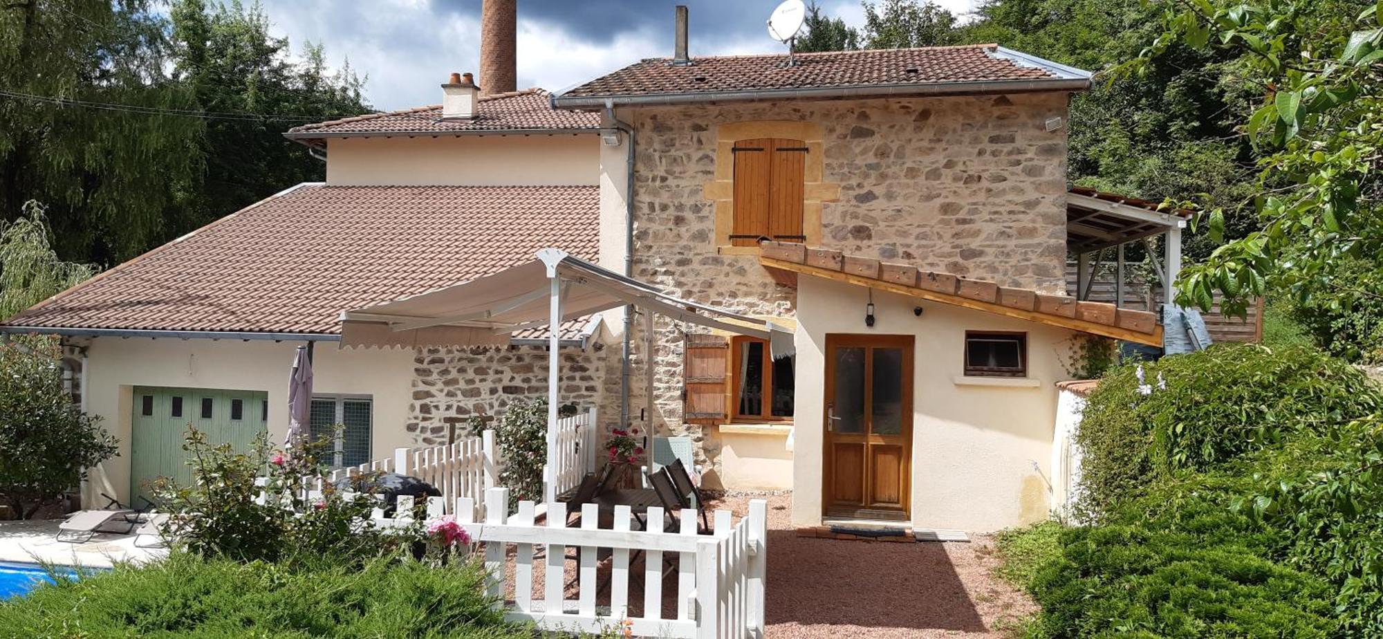 Joli Gite Rural Dans Un Havre De Paix Saint-Bonnet-le-Troncy Esterno foto